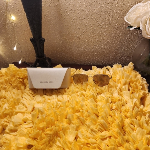 Sunglases - Picture 3 of 4